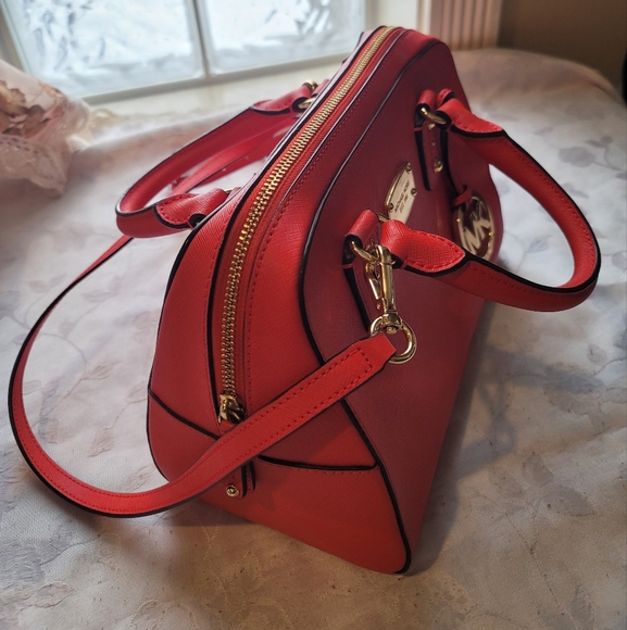 Michael Kors Saffiano leather crossbody bag - Picture 4 of 6